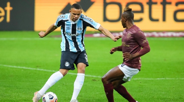 Vanderson: pedido pelo Spartak (Foto: Pedro H. Tesch/AGIF) Vanderson: pedido pelo Spartak (Foto: Pedro H. Tesch/AGIF)