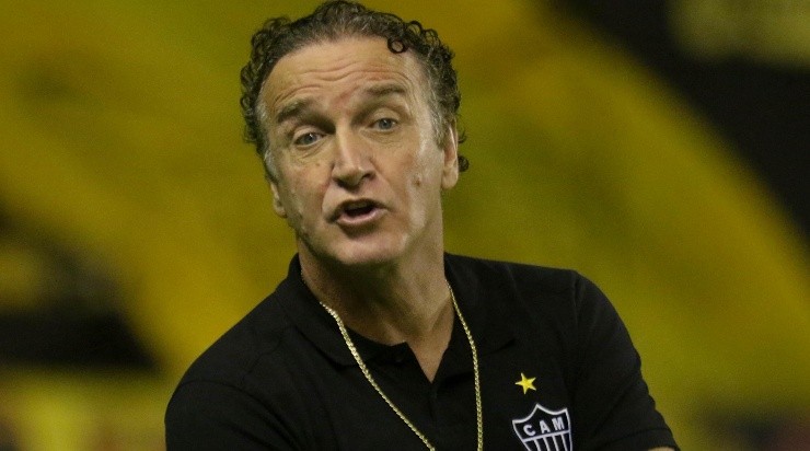 Cuca está suspenso. (Foto: Marcel Lisboa/AGIF)