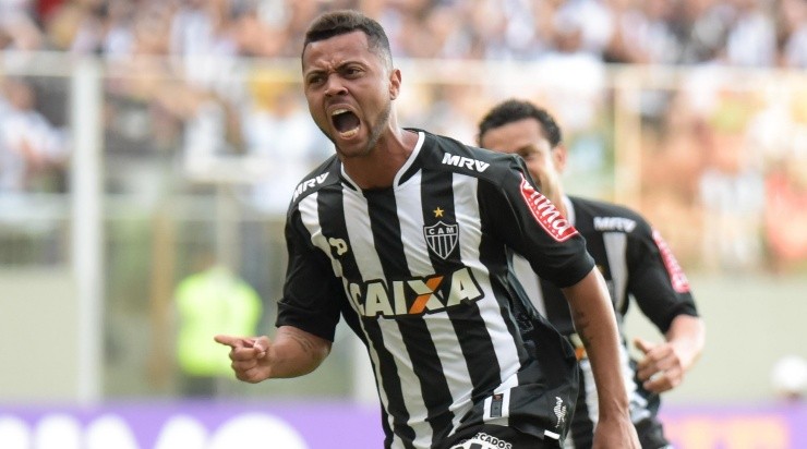 Rafael Carioca também vestiu as cores de Vasco e Atlético-MG no país (Foto: André Yanckous/AGIF)