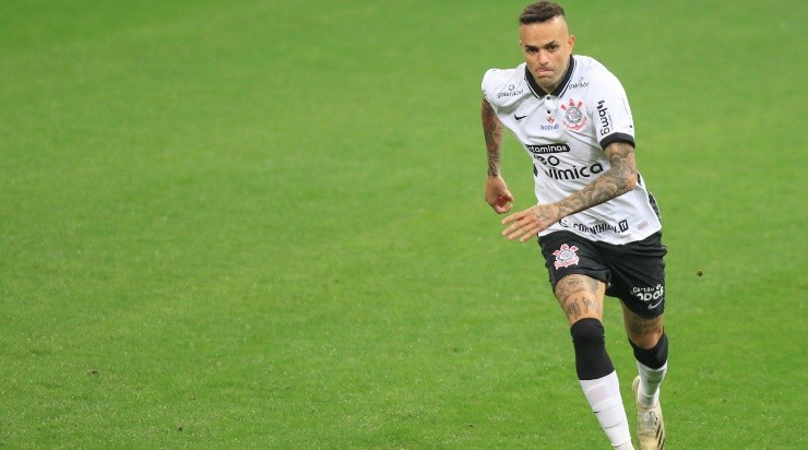 Com a afirmação de Jô, camisa 7 vem ficando no banco (Foto: Marcello Zambrana/AGIF) Com a afirmação de Jô, camisa 7 vem ficando no banco (Foto: Marcello Zambrana/AGIF)