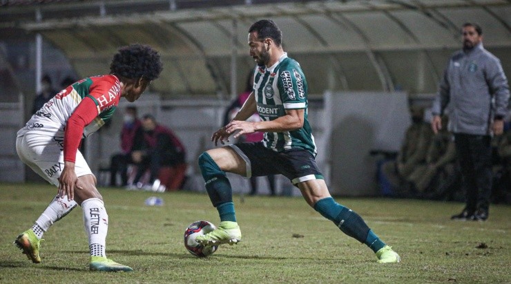Edson Carioca: realizou sua estreia no meio de semana (Foto: Divulgação/Coritiba)