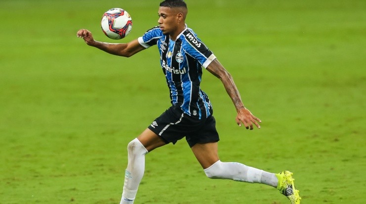 Ruan: irá se transferir para o Sassuolo em 2022 (Foto: Pedro H. Tesch/AGIF) Ruan: irá se transferir para o Sassuolo em 2022 (Foto: Pedro H. Tesch/AGIF)