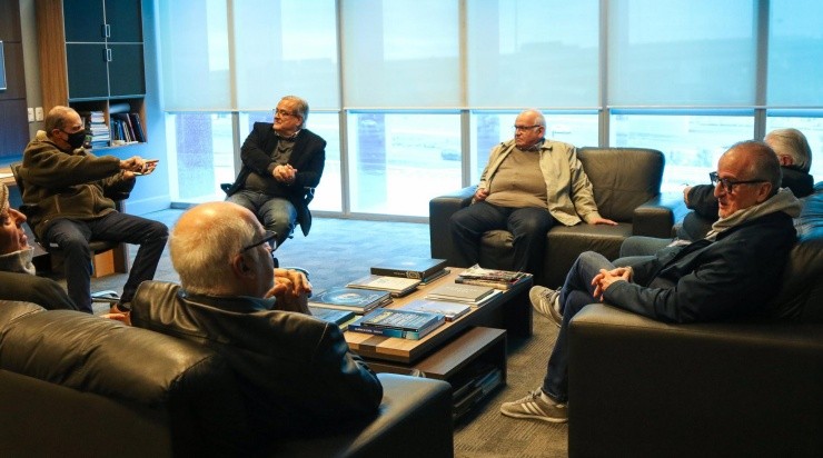 Presidente Romildo Bolzan reuniu o Conselho Consultivo para tratar do momento do clube (Foto: Morgana Schuh/Grêmio/Divulgação) Presidente Romildo Bolzan reuniu o Conselho Consultivo para tratar do momento do clube (Foto: Morgana Schuh/Grêmio/Divulgação)