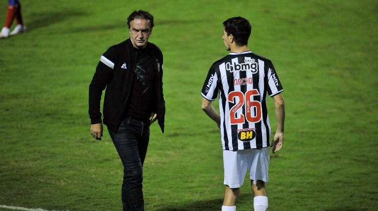 Cuca: não descarta escalar trio ofensivo pedido pela torcida