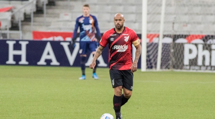 Thiago Heleno deve ser títular contra o São Paulo. Foto:Robson Mafra/AGIF