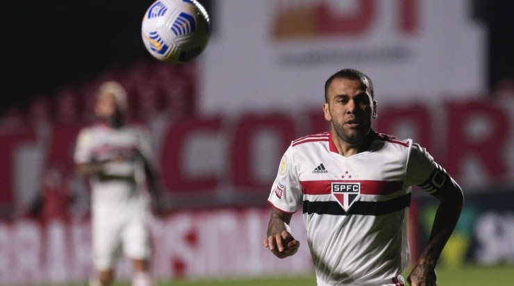 Lateral se colocou à disposição da comissão técnica (Foto: Ettore Chiereguini/AGIF) Lateral se colocou à disposição da comissão técnica (Foto: Ettore Chiereguini/AGIF)