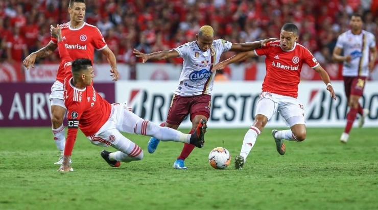 Campaz: diretoria já realizou proposta (Foto: Lucas Uebel/Getty Images/Porto Alegre)
