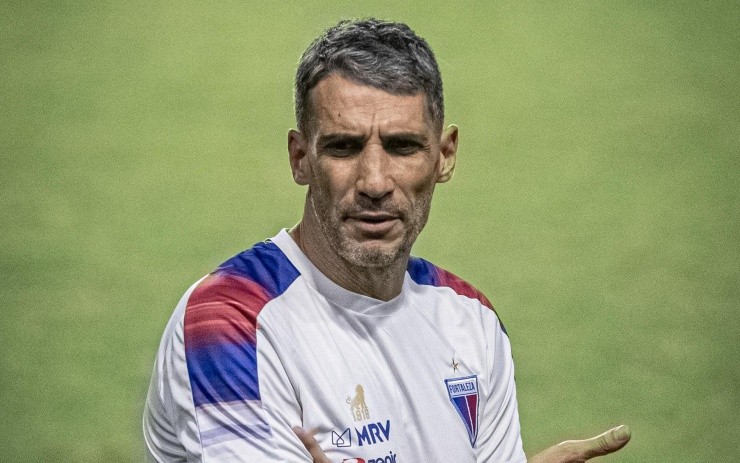 Técnico do Fortaleza entra na mira do Racing, informa ESPN ARG (Foto:Celio Junior/AGIF)