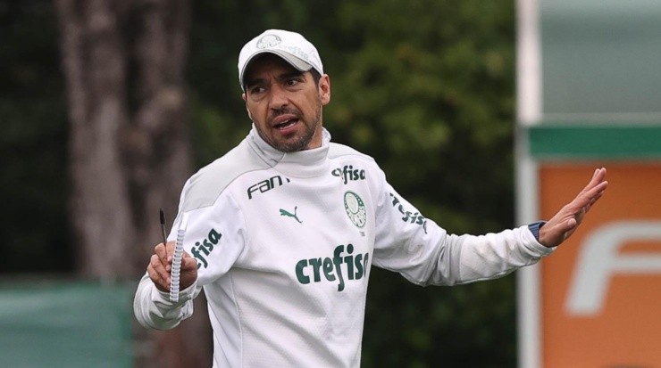 Abel Ferreira: irá mexer no time titular (Foto: Cesar Greco/Palmeiras/Divulgação)