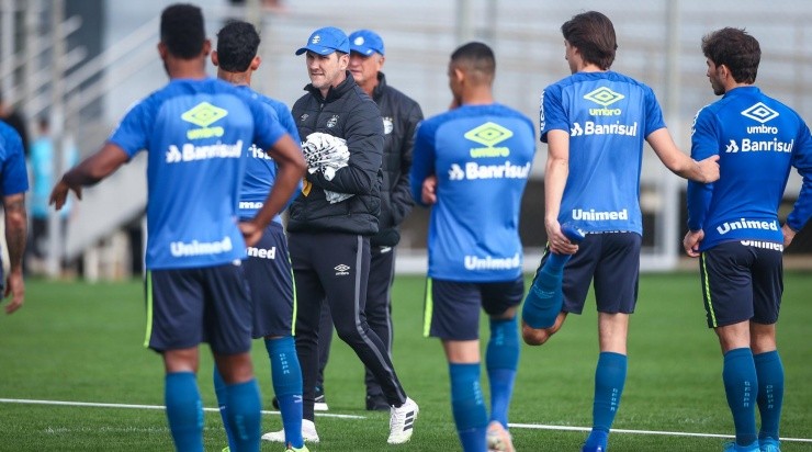Cobrança de Paulo Turra teria irritado Jean Pyerre (Foto: Lucas Uebel/Grêmio/Divulgação)