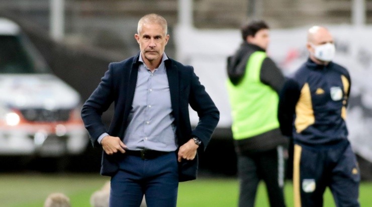 Técnico tem a confiança do presidente no Timão (Foto: Rodrigo Coca/Ag. Corinthians/Divulgação)