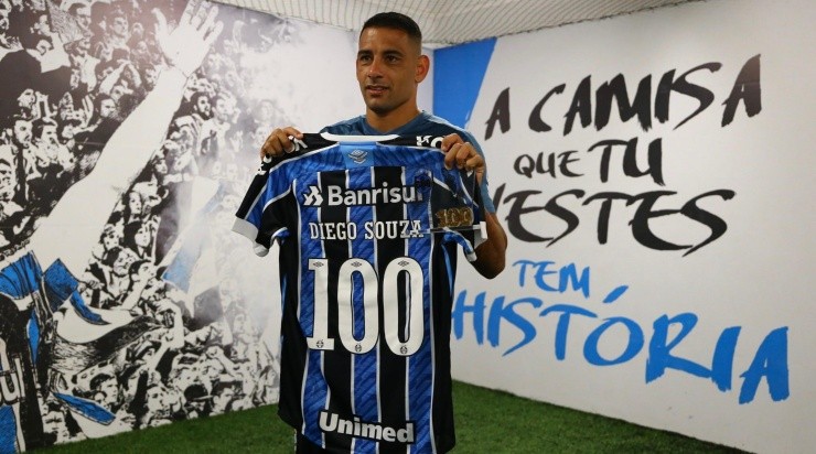 Diego Souza ficará no banco de reservas contra o Bahia. Foto: Lucas Uebel/ Grêmio