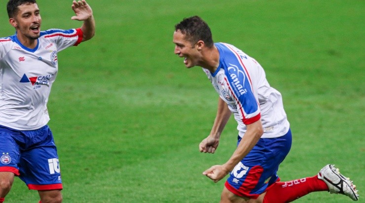 Último clube do zagueiro foi o Bahia (Foto: Fernando Alves/AGIF)