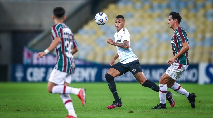 Fernando Henrique: perdeu espaço (Foto: Lucas Uebel/Grêmio/Divulgação)
