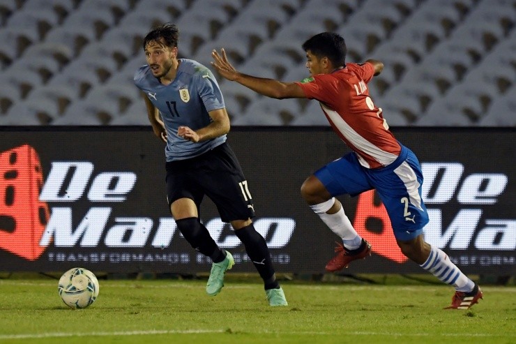 Viña em campo pela seleção uruguaia. (Foto: Getty Images)