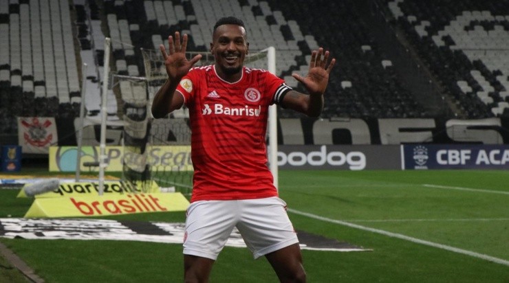 O meia vive temporada artilheira no Colorado (Fotos: Ricardo Duarte/Internacional/Divulgação)