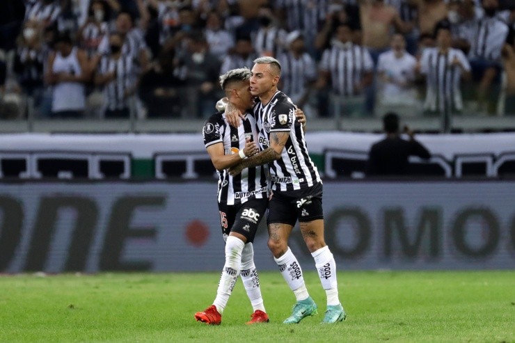 Jogadores do Galo festejam gol pela Libertadores. (Foto: Getty Images)