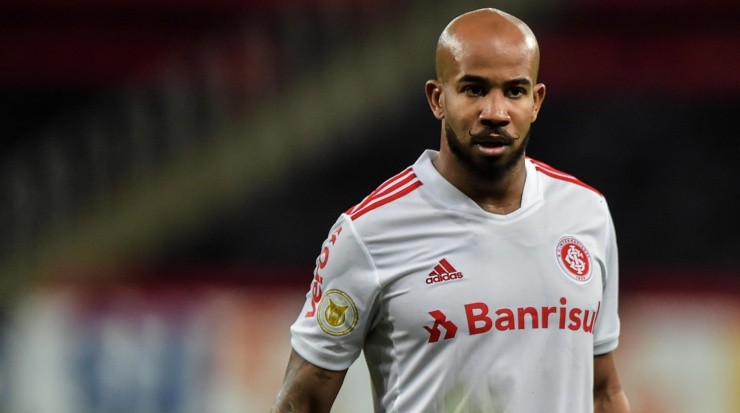 Patrick: tem a confiança do treinador (Foto: Thiago Ribeiro/AGIF)