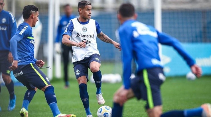 Everton Cardoso: de volta à lista de relacionados  (Foto: Lucas Uebel / Grêmio / Divulgação)