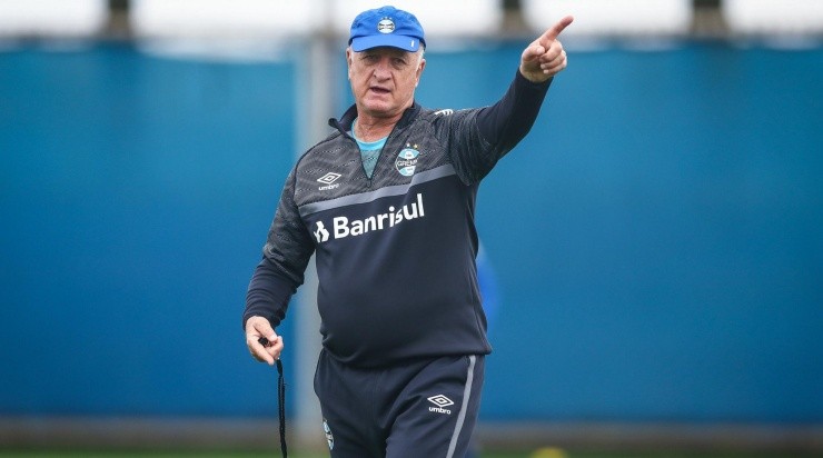 Felipão: tempo para testar alternativas (Foto: Lucas Uebel/Grêmio/Divulgação)