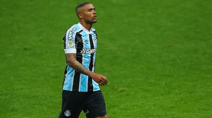 O camisa 10 ainda não correspondeu à expectativa da torcida (Foto: Pedro H. Tesch/AGIF)