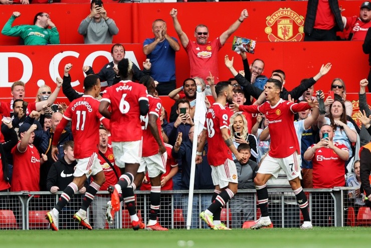 CR7 festeja o gol com seus companheiros. (Foto: Getty Images)