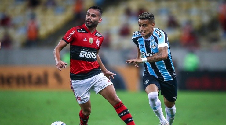 Everton: vem ganhando espaço e a preferência do técnico (Foto: Lucas Uebel/Grêmio/Divulgação) Everton: vem ganhando espaço e a preferência do técnico (Foto: Lucas Uebel/Grêmio/Divulgação)