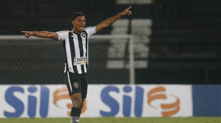 Lucas Mezenga: bem avaliado no Glorioso (Foto: Vitor Silva/Botafogo/Divulgação)