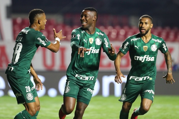 Jogadores do Palmeiras festejam gol contra o São Paulo pela Libertadores. (Foto: Getty Images)