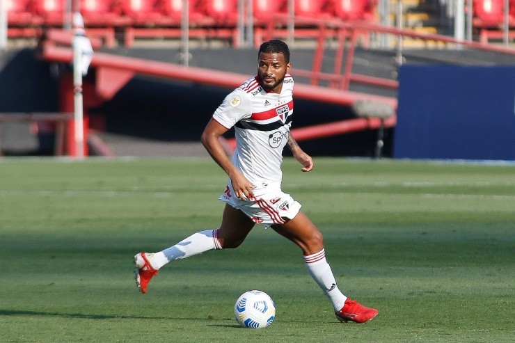 Reinaldo, em jogo no Morumbi. (Foto: Getty Images)