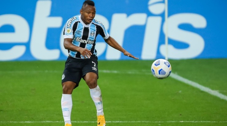 O colombiano não atua há um mês (Foto: Pedro H. Tesch/AGIF) O colombiano não atua há um mês (Foto: Pedro H. Tesch/AGIF)