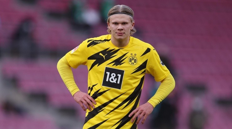 O centroavante tem contrato até 30 de junho de 2024 no Dortmund (Foto: Lars Baron/Getty Images/Alemanha)