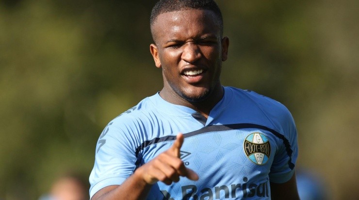 O camisa 9 soma 10 gols na competição de base (Foto: Cristiano Oliveski / Grêmio FBPA / Divulgação) O camisa 9 soma 10 gols na competição de base (Foto: Cristiano Oliveski / Grêmio FBPA / Divulgação)