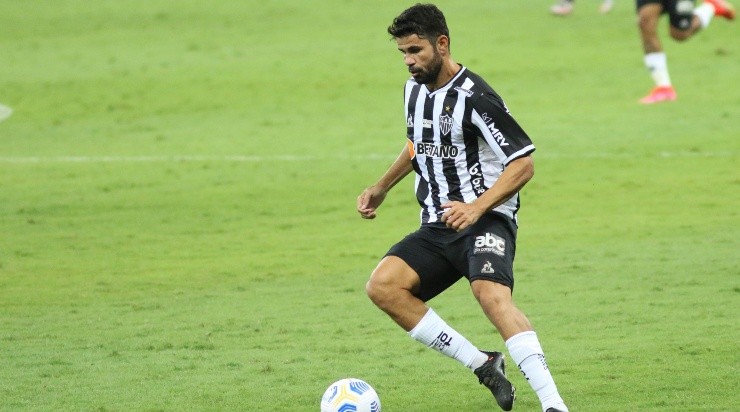 O centroavante deve ficar entre os reservas (Foto: Fernando Moreno/AGIF)