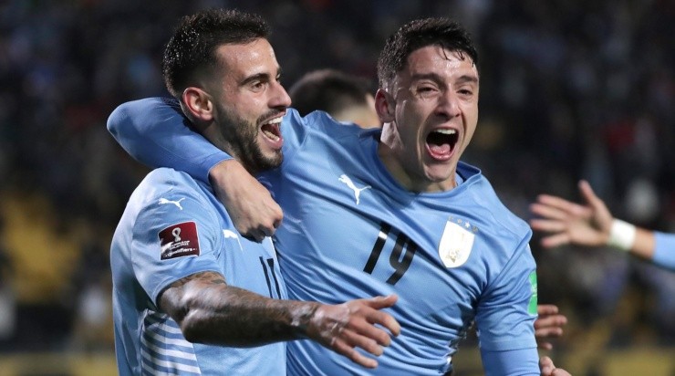 Jogadores uruguaios comemoram gol (Foto: Getty Images)