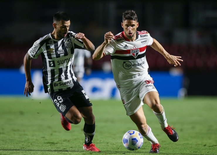Calleri em jogo contra o Santos. (Foto: Getty Images)