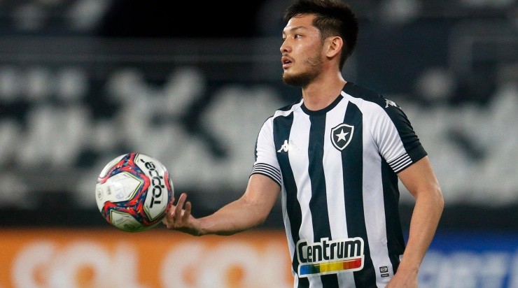 Foto: Vitor Silva/Botafogo/Divulgação - Oyama: favorito para ser titular no clássico