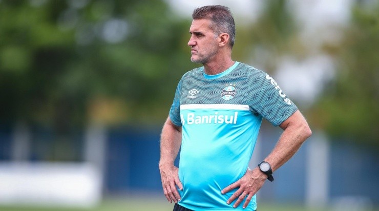 Foto: Lucas Uebel/Grêmio/Divulgação - Mancini: técnico confia na permanência na Série A