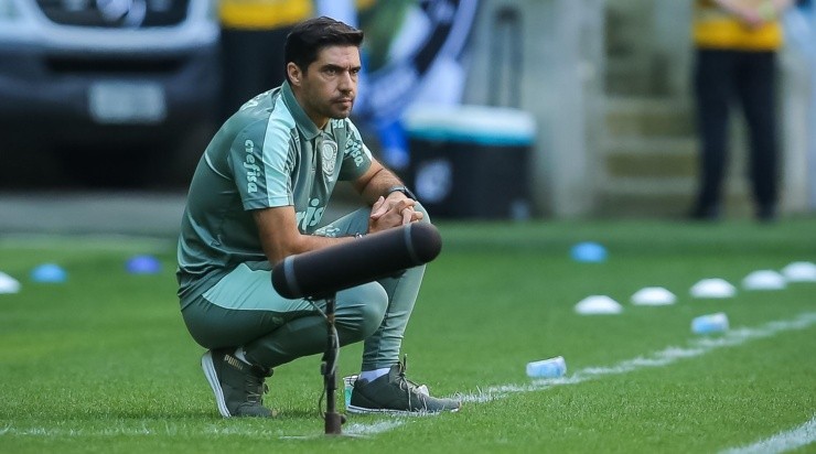 Foto: Pedro H. Tesch/AGIF - Abel pediu uma reflexão para todos no futebol brasileiro.