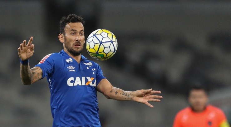 Foto: Thomas Santos/AGIF - Ariel Cabral deve se despedir em breve da Raposa.