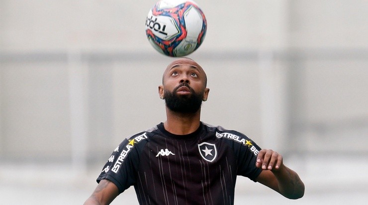 Foto: Vitor Silva/Botafogo/Divulgação - O camisa 14 não descarta saída para algum rival botafoguense