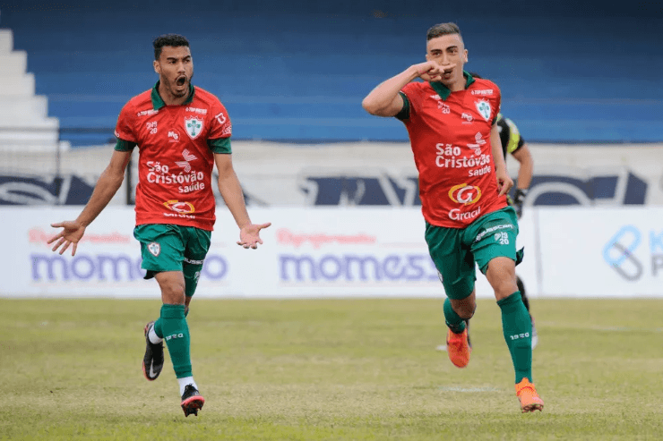 Jogadores da Portuguesa comemoram gol contra o São Bento — Foto: Dorival Rosa / Portuguesa