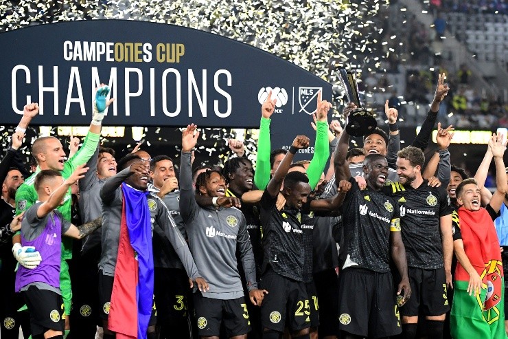 Emilee Chinn/Getty Images - The Columbus Crew festejando o título da conferência leste.