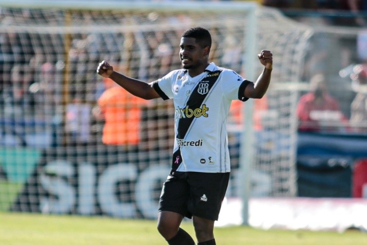 Fernando Torres/AGIF - Marcos Junior poderá enfrentar o Confiança, neste sábado. 