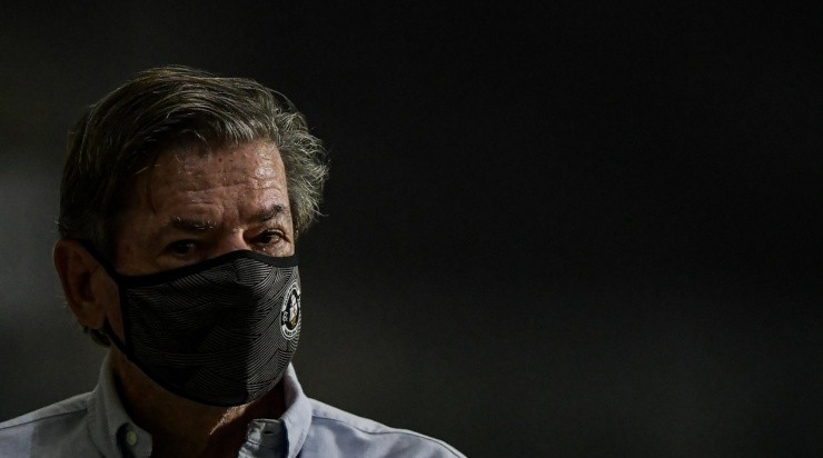 Jorge Salgado já sondou António Oliveira para comandar o Vasco. Foto:Thiago Ribeiro/AGIF