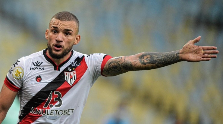 Foto: Thiago Ribeiro/AGIF - André está emprestado ao Atlético-GO, mas pertence ao Timão.