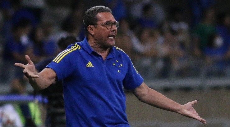 Foto: Fernando Moreno/AGIF - Luxa ainda não tem sua permanência 100% garantida.