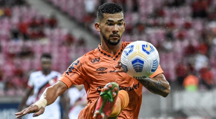 Foto: Paulo Paiva/AGIF - Gustavo deve gerar concorrência no mercado.