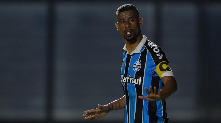 Foto: Thiago Ribeiro/AGIF - Léo foi capitão do Grêmio em algumas partidas no ano de 2019. Foto: Thiago Ribeiro/AGIF - Léo foi capitão do Grêmio em algumas partidas no ano de 2019.