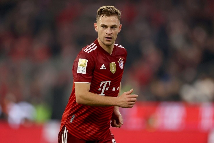Alexander Hassenstein/Getty Images - Kimmich em jogo do Bayern, na Bundesliga.